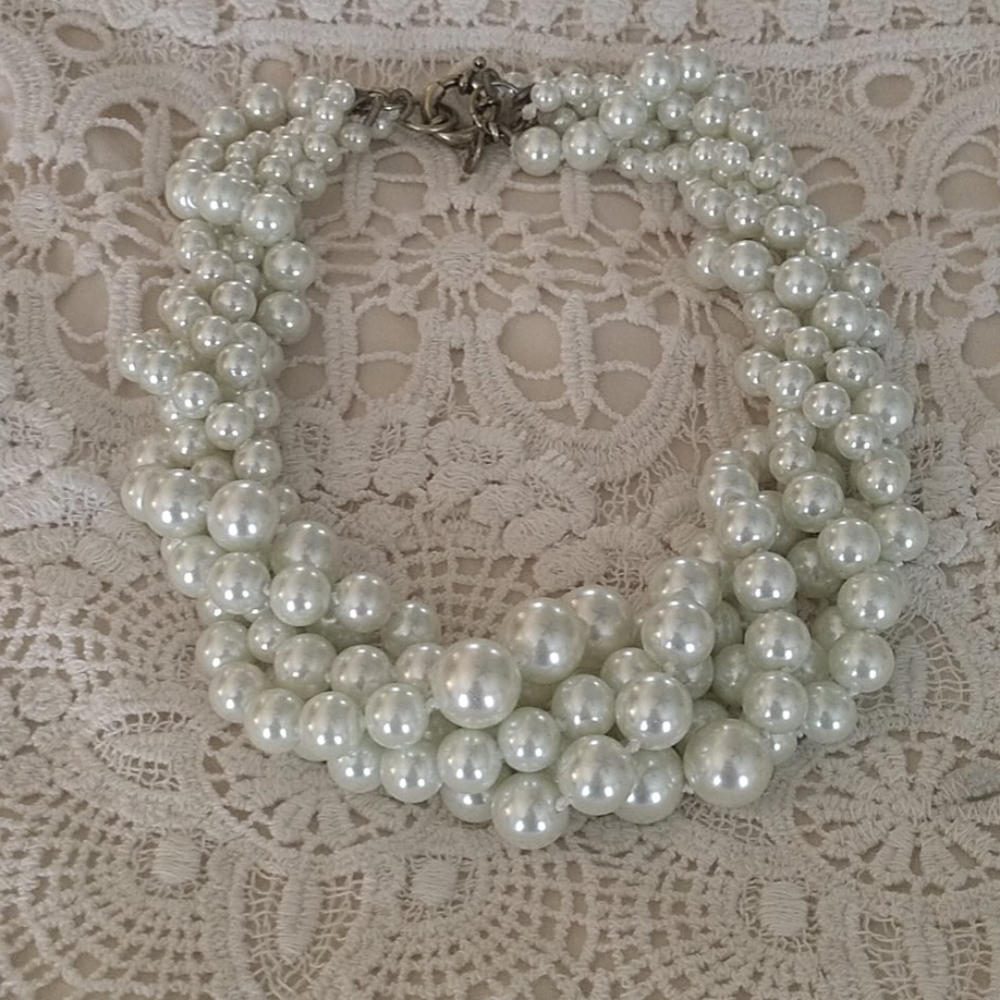 J Crew Twist Pearl Necklace